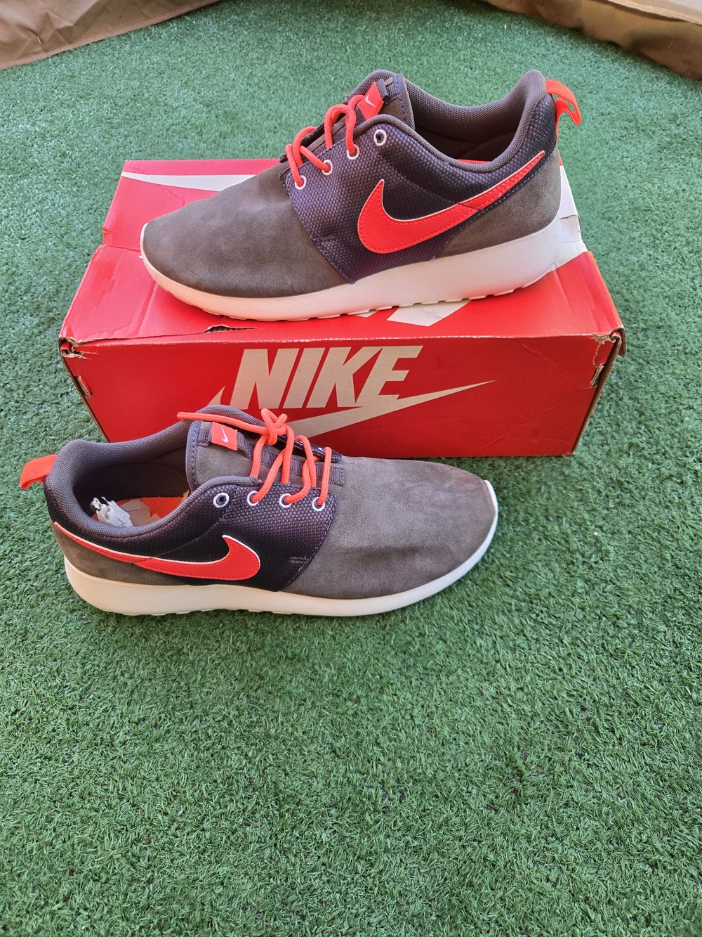 Nike Roshe Run sneakers